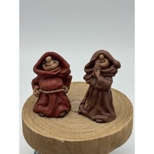 2 Friar Folk Maureen Carlson Smiling & Praying Monk Figurines